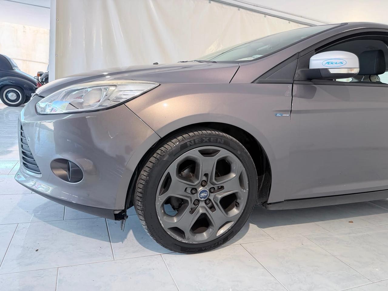 FORD FOCUS BERLINA TITANIUM GPL 2014