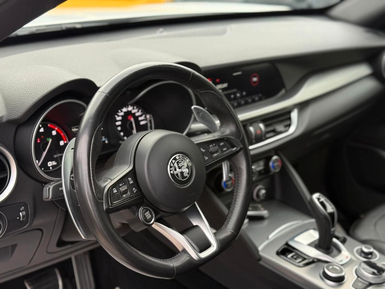 Alfa Stelvio 2.2 Td 210 CV AT8 Q4 Veloce New Model