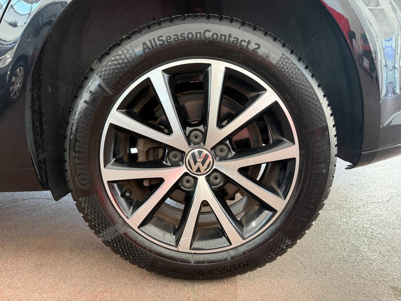Volkswagen Touran 2.0 TDI 170 CV DSG - CINGHIA OK