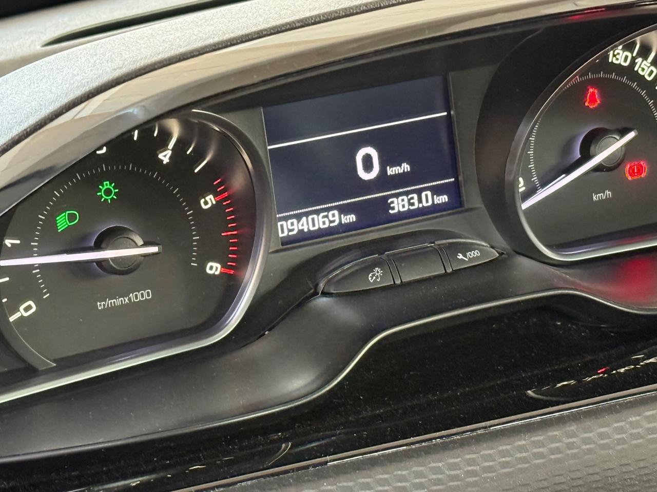 Peugeot 208 BlueHDi 100 S&S 5 porte Allure