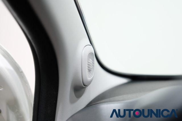 FIAT Panda 1.0 FIREFLY S&S HYBRID CITY CROSS NEOPATENTATI