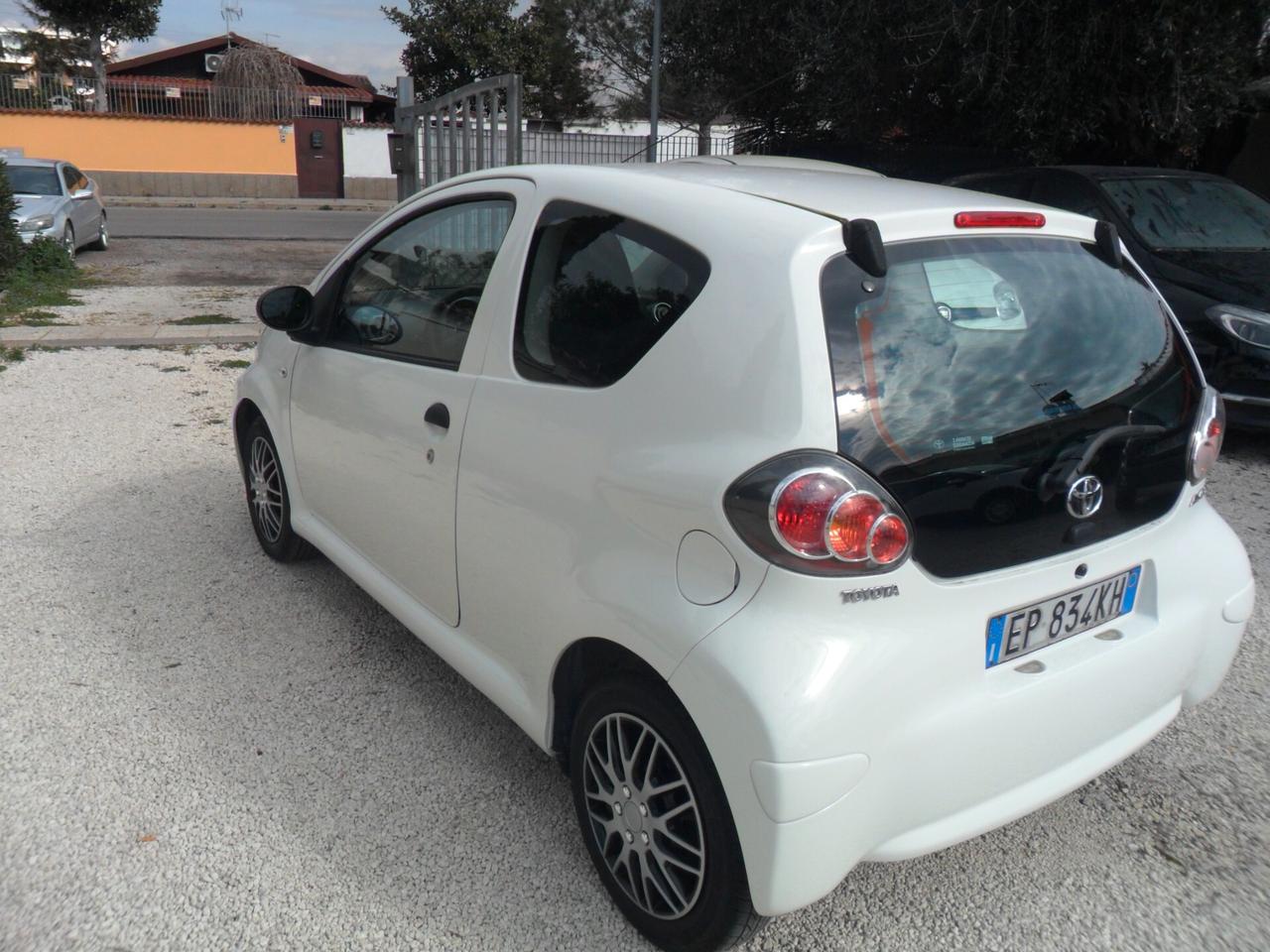 Toyota Aygo 1.0 12V VVT-i 3 porte Active Connect