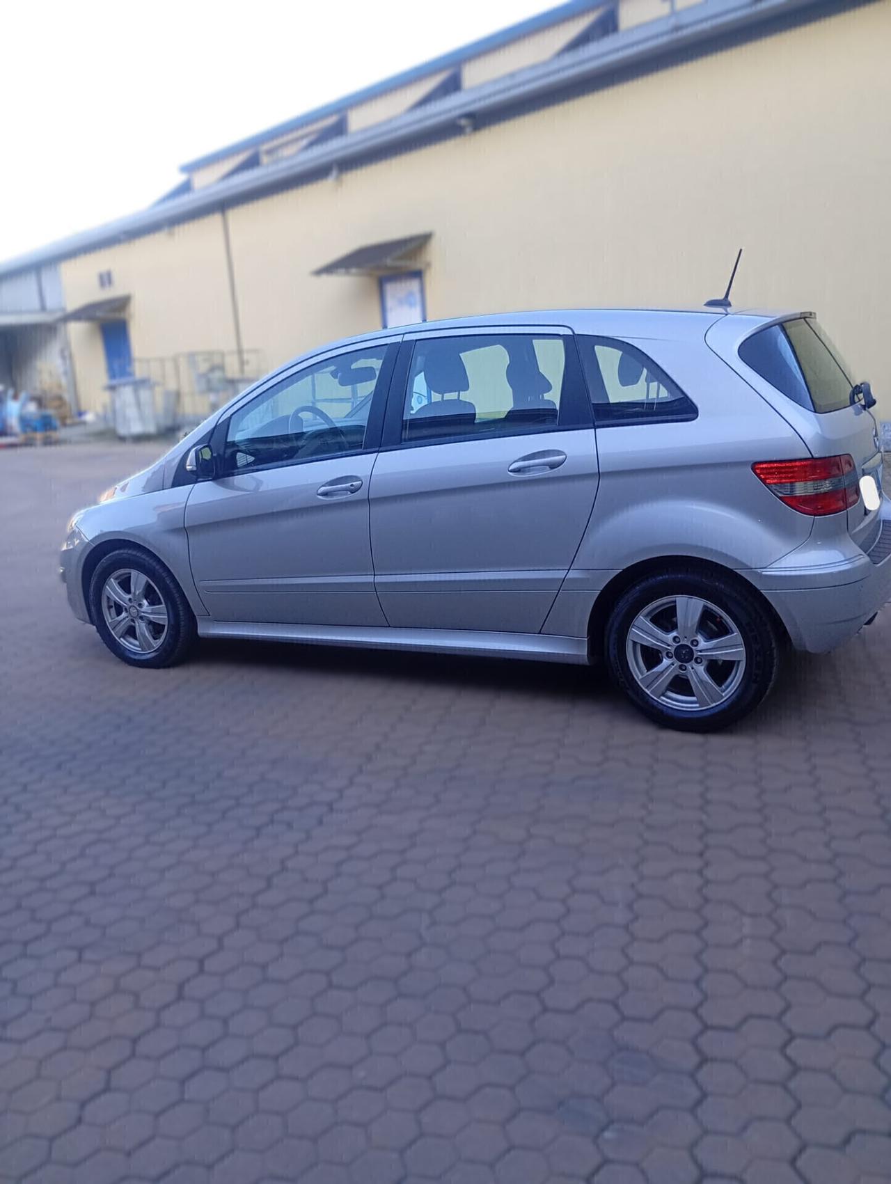 Mercedes-benz B 180 - APERTI AD AGOSTO