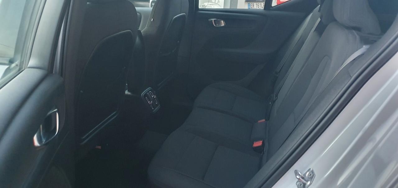 Volvo XC40 D3 R-design