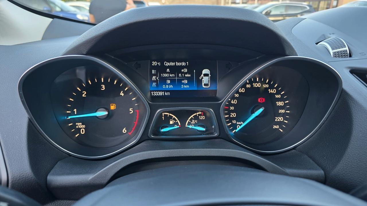 Ford Kuga 1.5 TDCI 120 CV S&S 2WD Titanium
