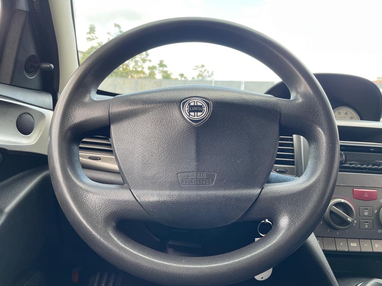 Lancia Ypsilon 1.2 Argento