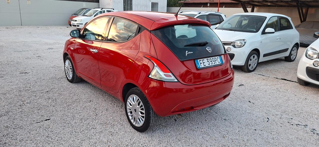 Lancia Ypsilon 1.2 69 CV 5 porte Silver