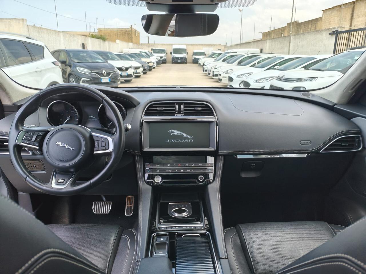 Jaguar F-Pace 2.0 D 180 CV AWD aut. Pure 2019