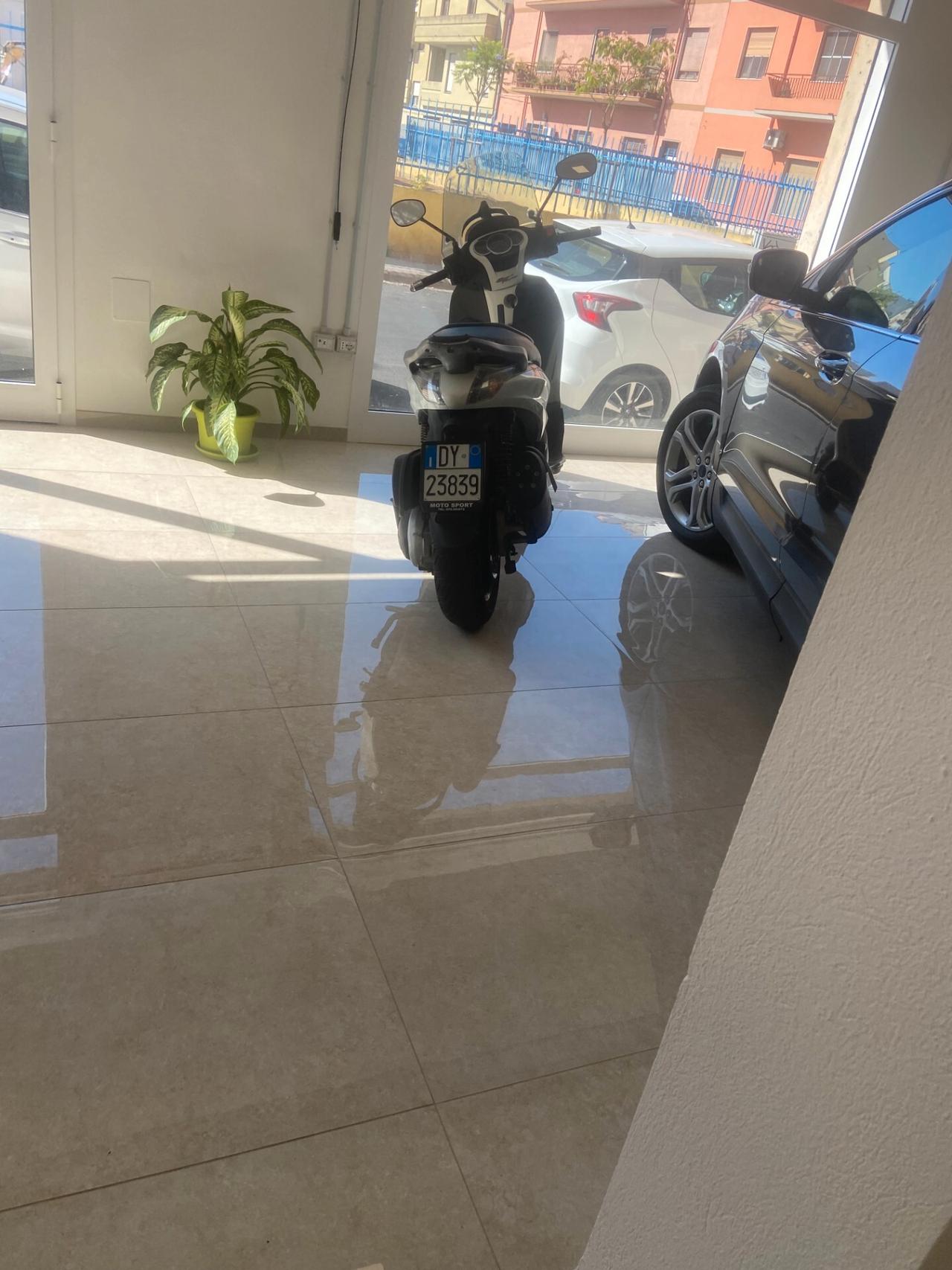 Piaggio Beverly 350