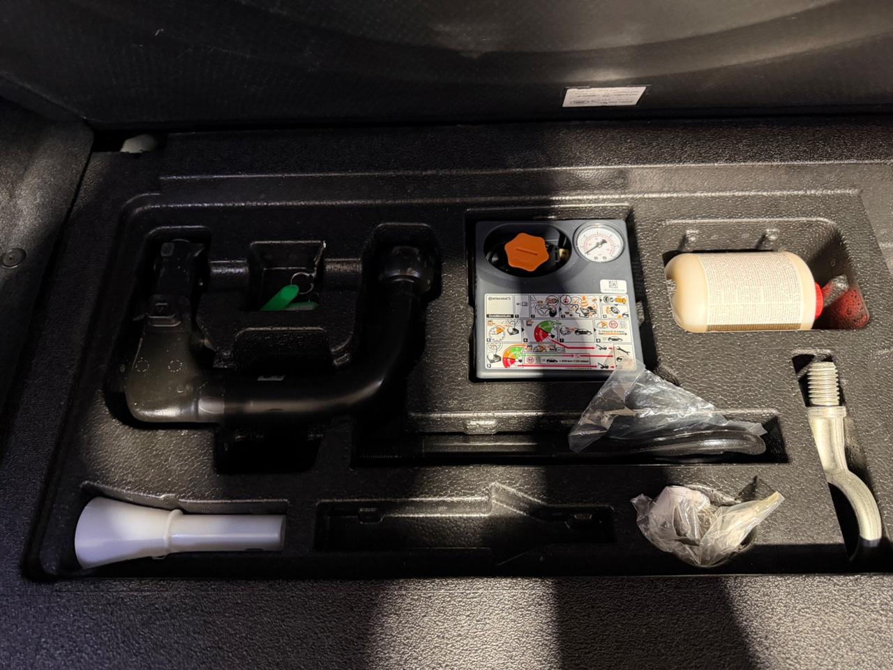 Land Rover Range Evoque 2.0D 163 CV AWD SE-TELECAMERE360-GARANZIA INCLUSA!!