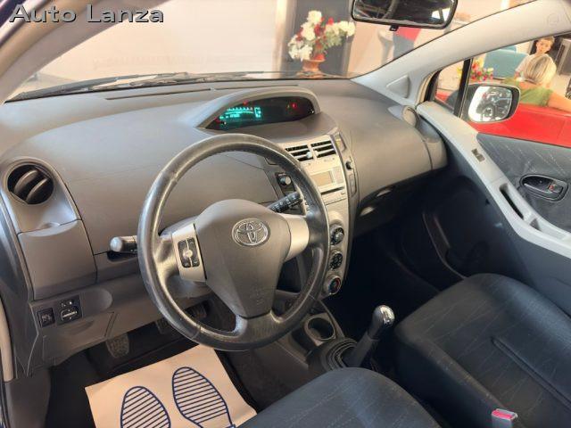 TOYOTA Yaris 1.3 5 porte Luna ADATTA A NEOPATENTATI