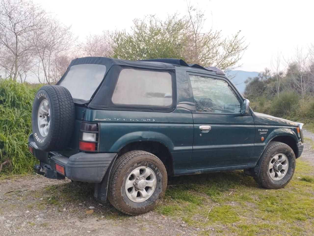 Mitsubishi Pajero Canvas Top vettura con certificazione ASI