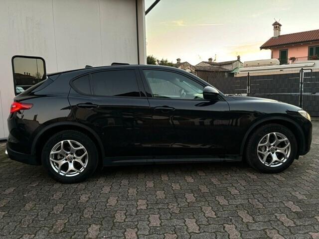 Alfa Romeo Stelvio 2.2 Turbodiesel 190 CV AT8 RWD Executive