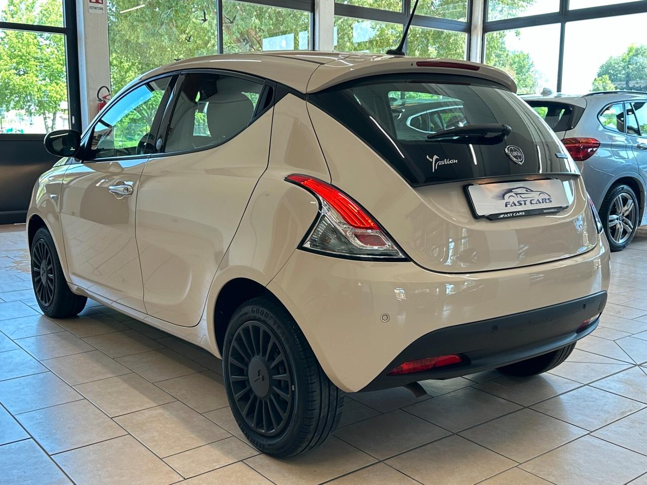 LANCIA YPSILON 1.0 FIREFLY HYBRID ECOCHIC GOLD S&S