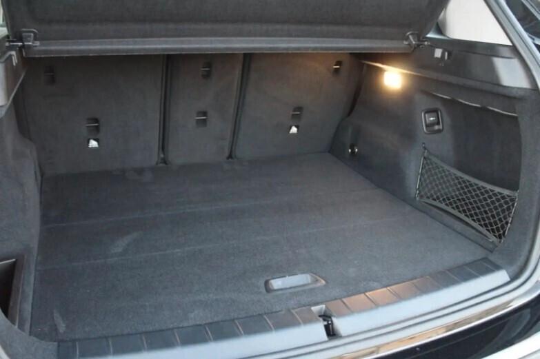 Bmw X1 sDrive 18d Aut. *LUCI AMBIENTE