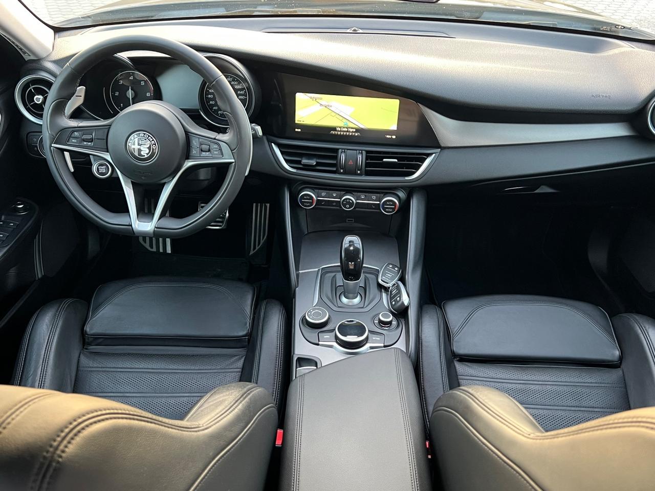Alfa Romeo Giulia 2.2 Turbodiesel 210 CV AT8 AWD Q4 Veloce