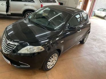 Lancia Ypsilon Ypsilon 1.2 8v Platinum 69cv-ok neopatentati-