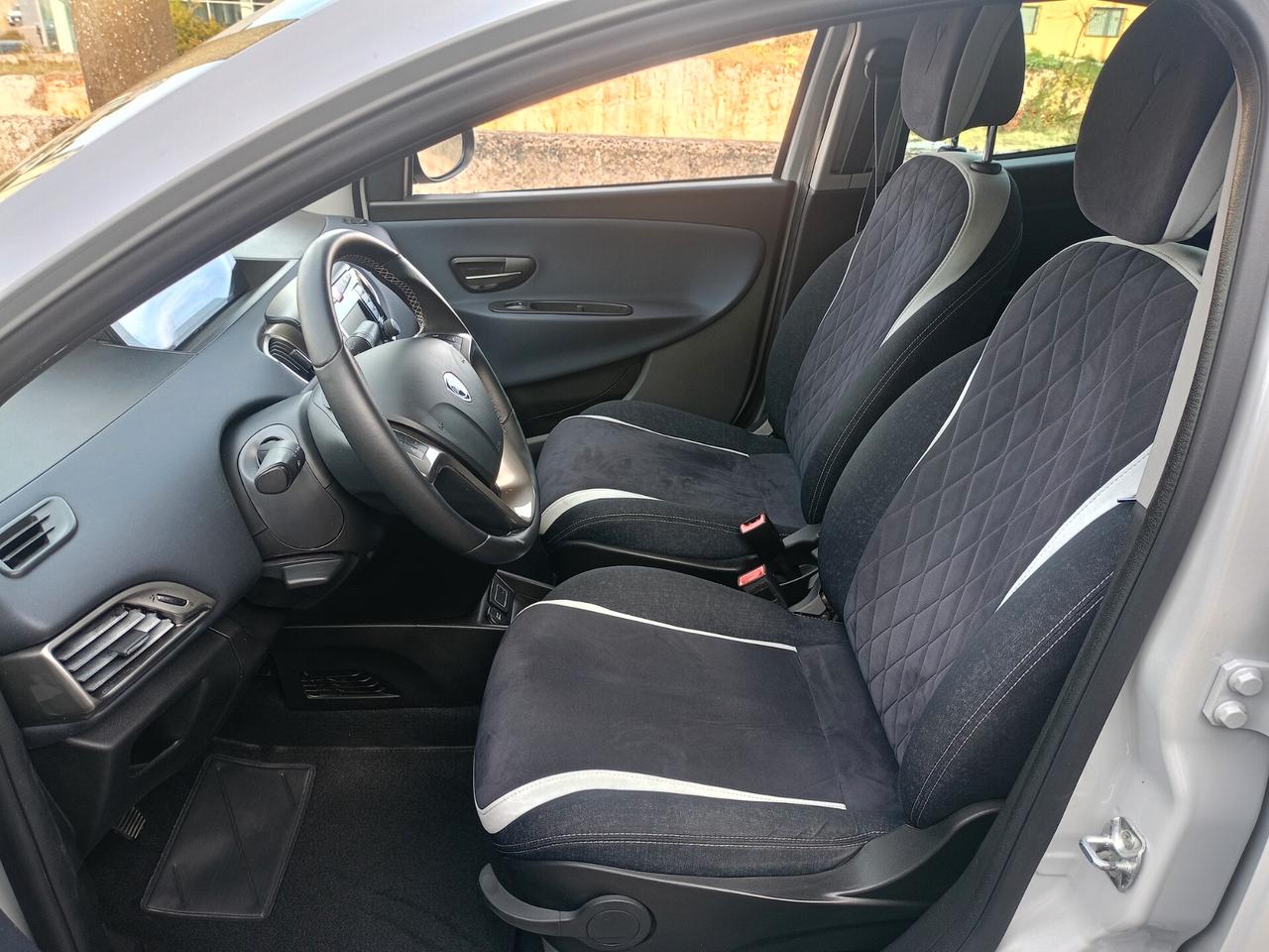 Lancia Ypsilon 1.3 Multijet 95 CV euro 6