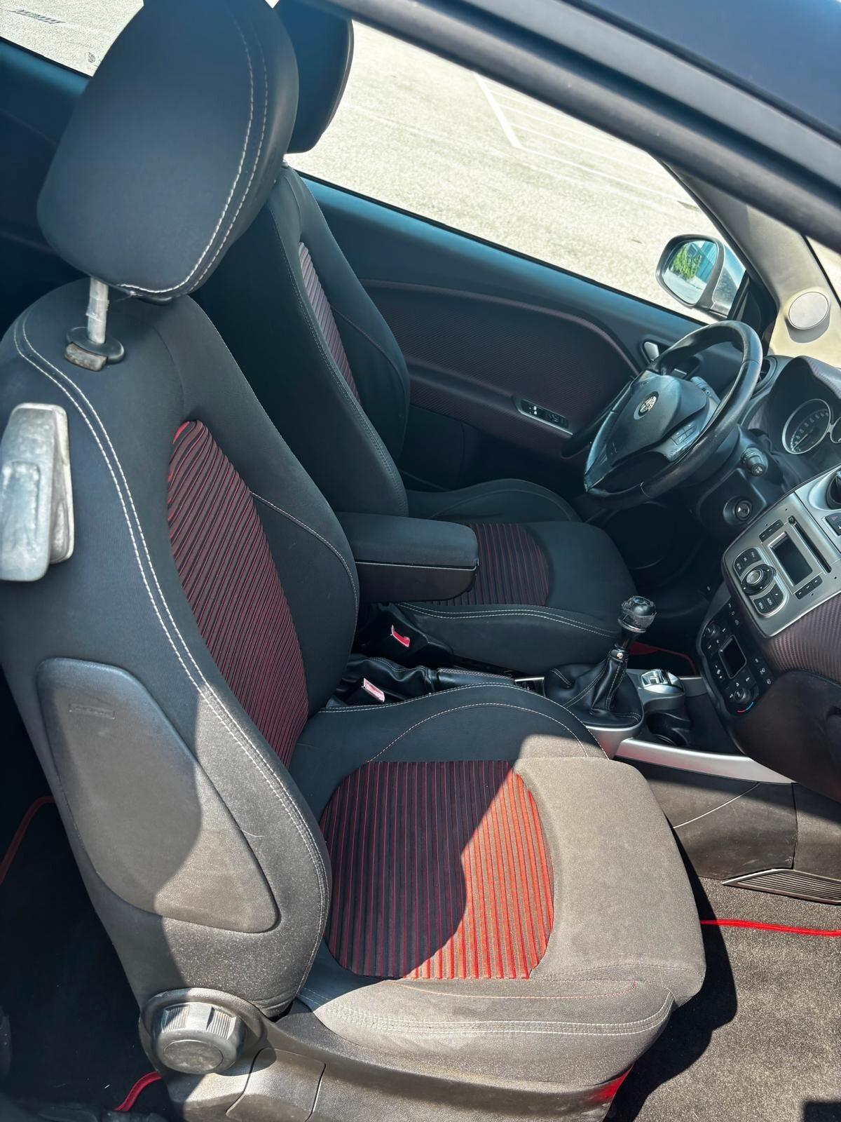 Alfa Romeo MiTo 1.3 JTDm-2 95 CV S&S Distinctive Sport Pack