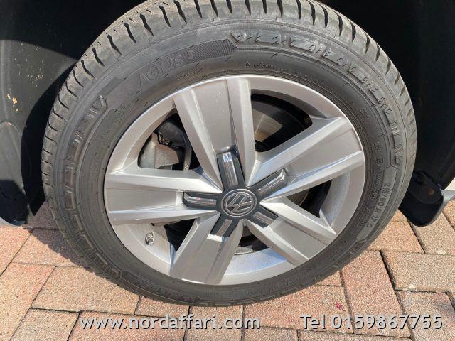 VOLKSWAGEN Caravelle 2.0 TDI 199CV DSG 4 Motion PL Kombi 6 posti