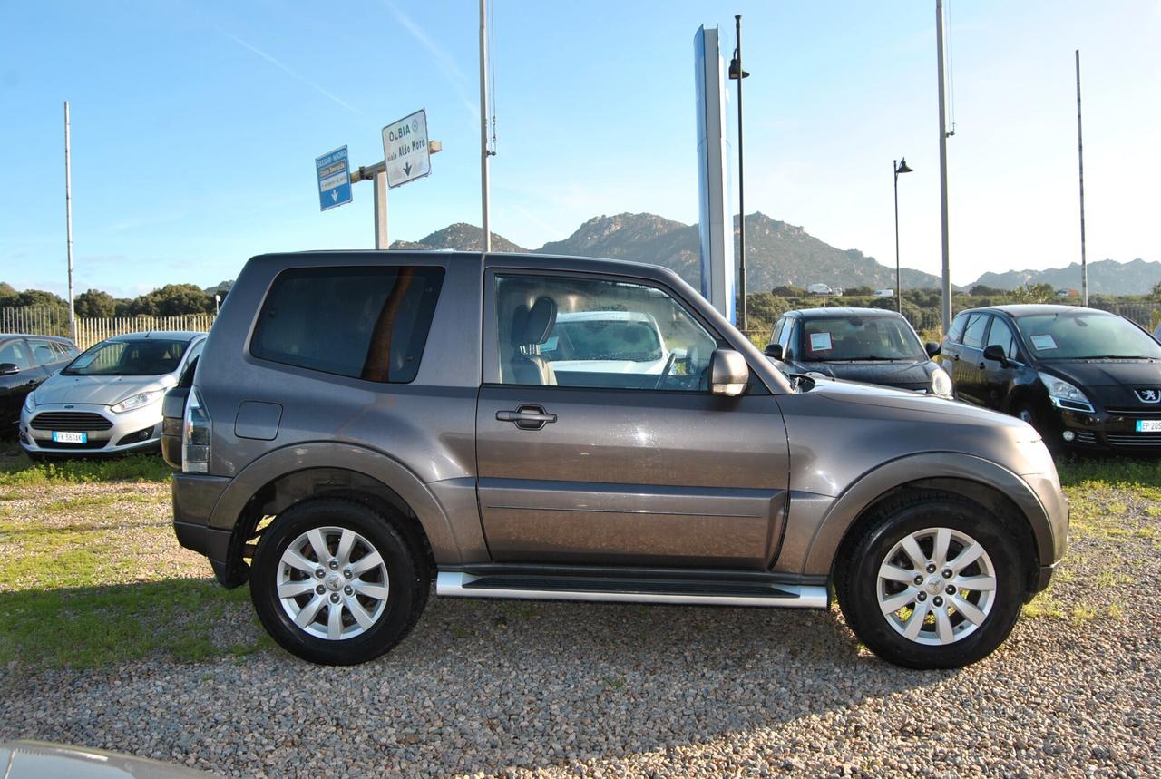 Mitsubishi Pajero 3.2 DI-D 16V 3p. Intense