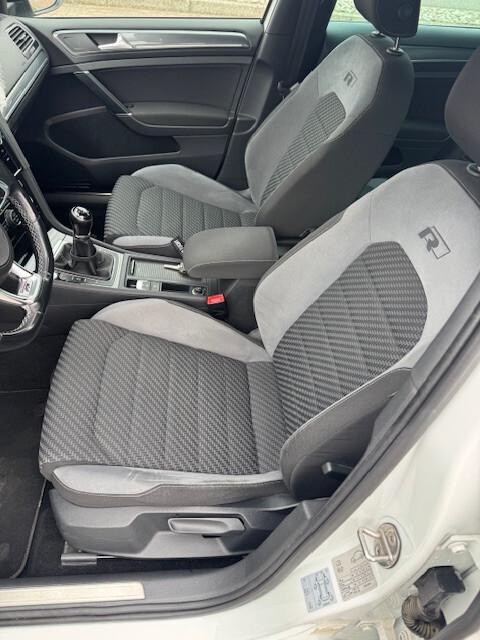 Volkswagen Golf 1.5 TSI 5p. Sport -R line