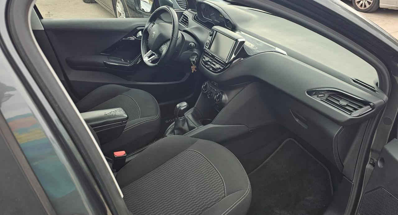 Peugeot 208 PureTech 82 5p. GPL Allure