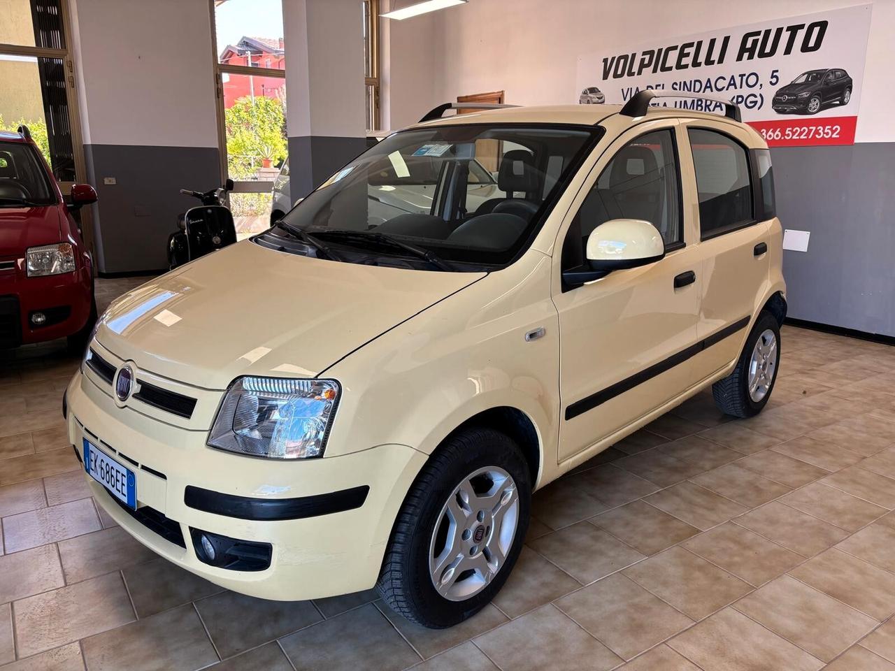 FIAT PANDA ANNO 2011 BZ METANO ADATTA NEOPATENTATI KM 122 MILA