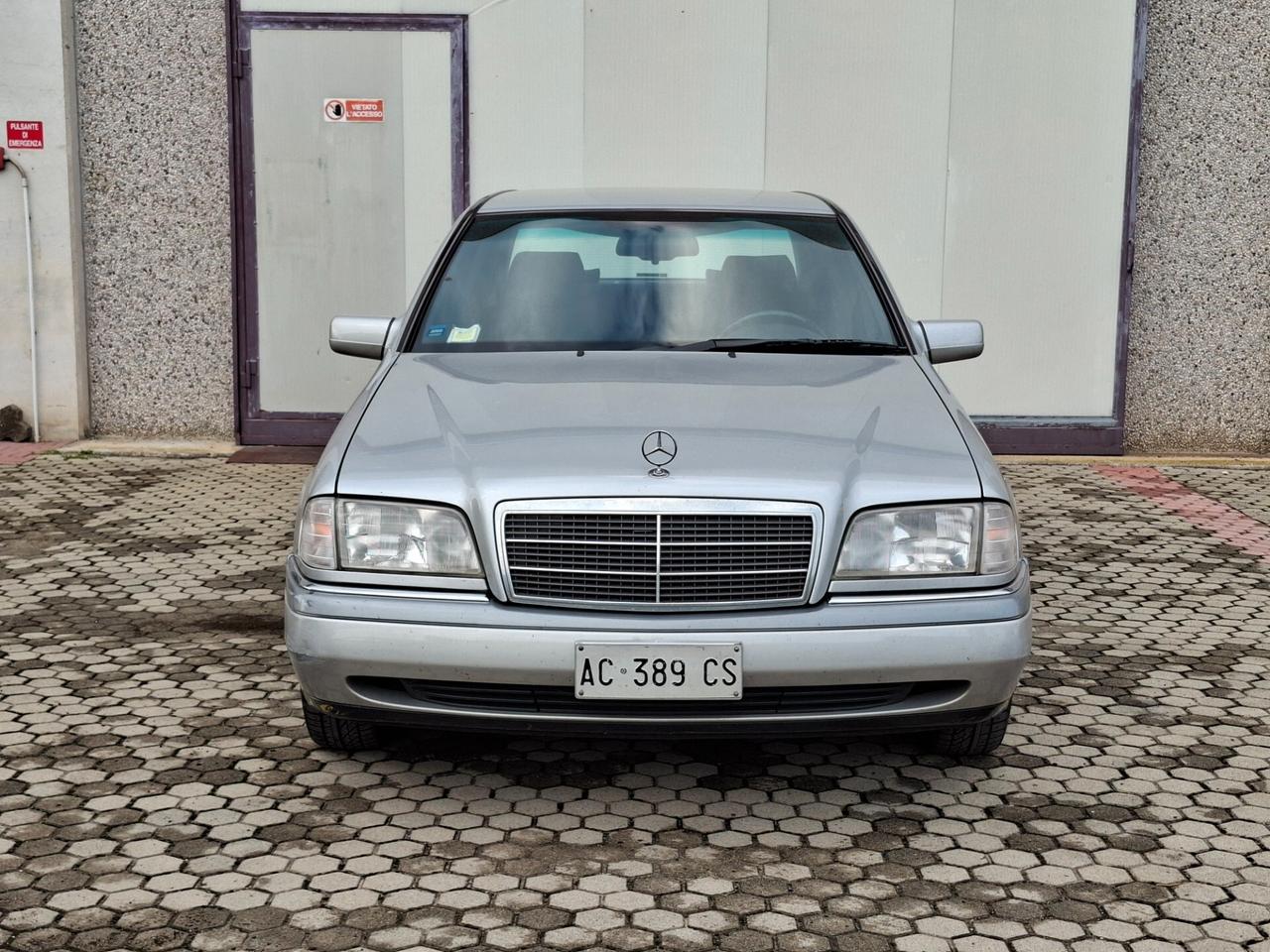 Mercedes-benz C 200 Elegance *UNICO PROPRIETARIO*