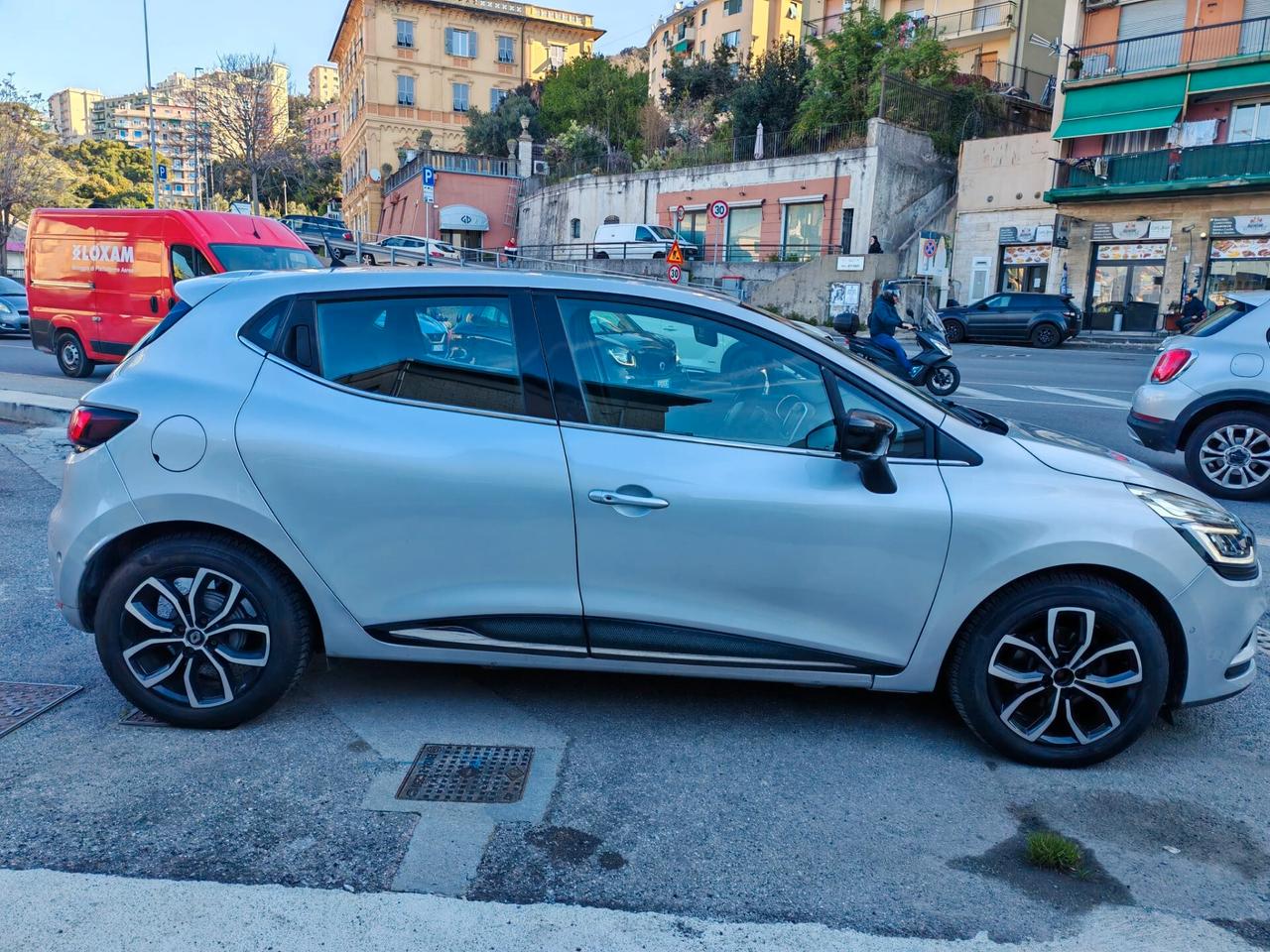 Renault Clio ok neopatentati modello moschino