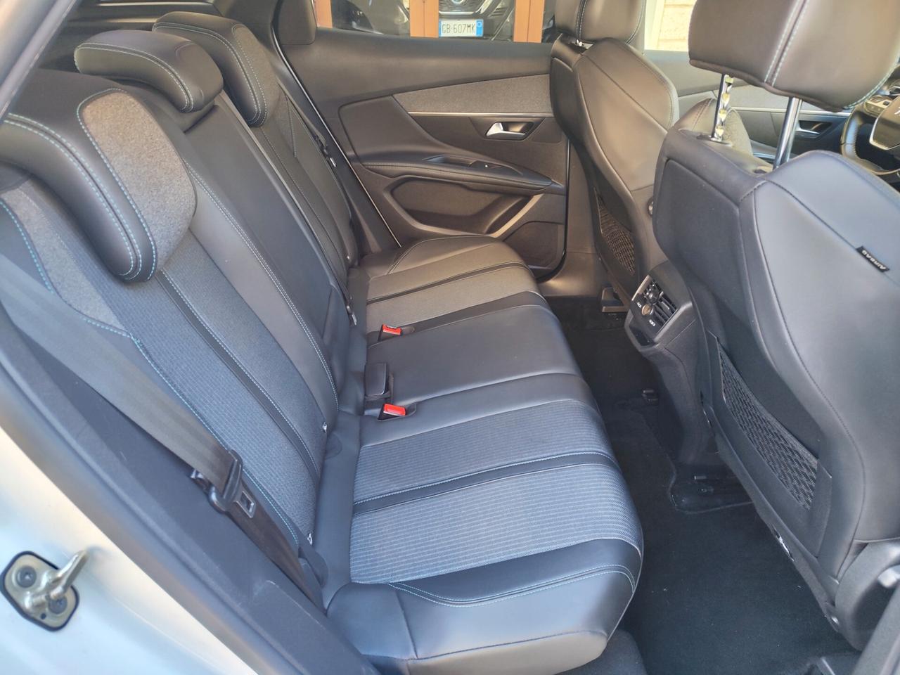 Peugeot 3008 BlueHDi 130CV EAT8 Allure Pack NAVI