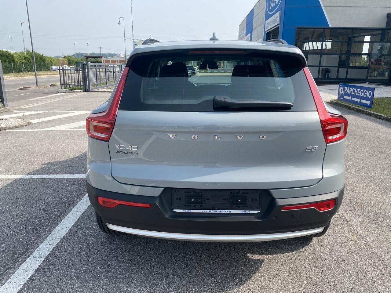 Volvo XC40 B3 (Benzina/Hybrid) Autom. Essential