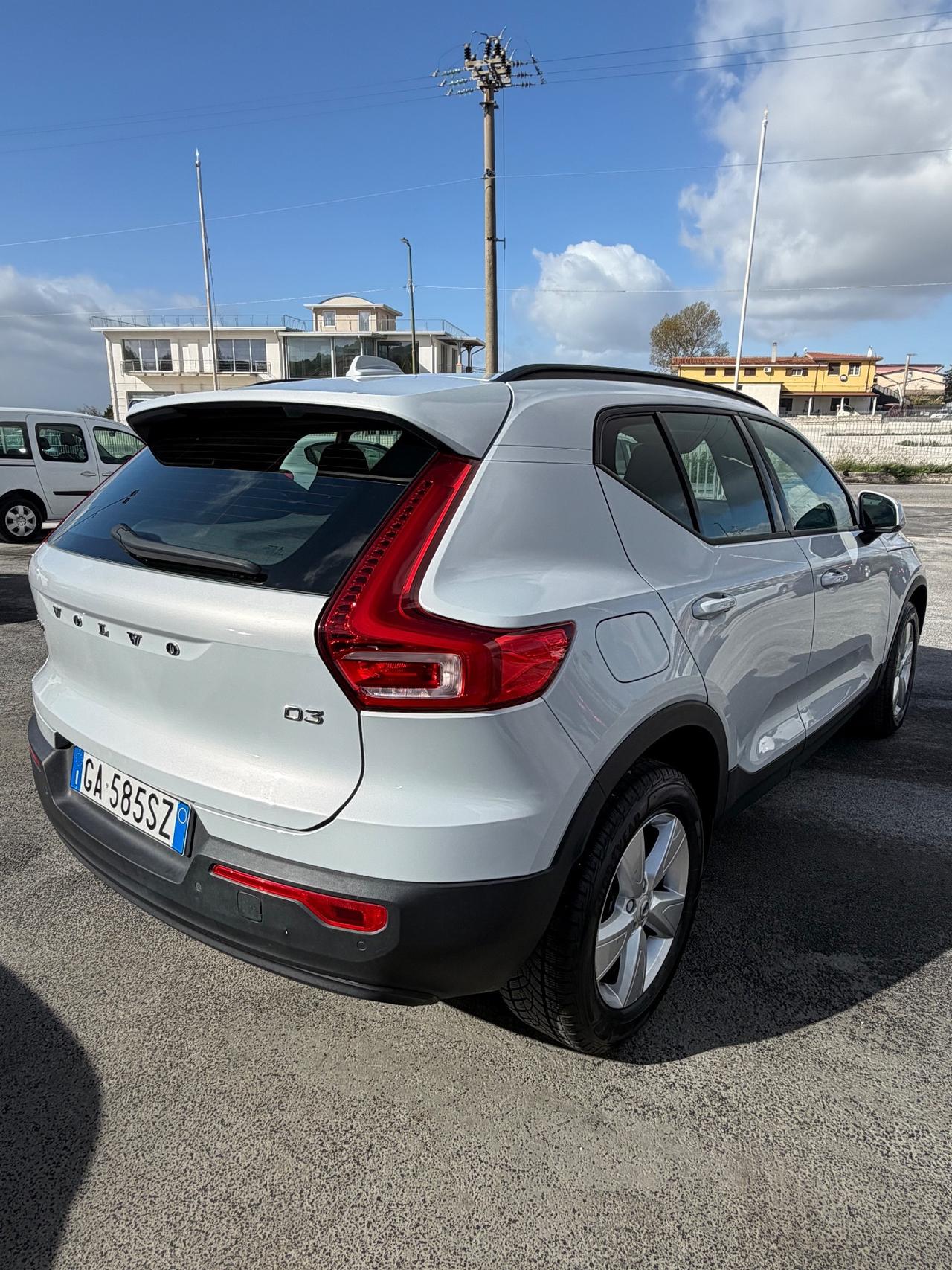 Volvo XC40 D3 AWD Momentum Core