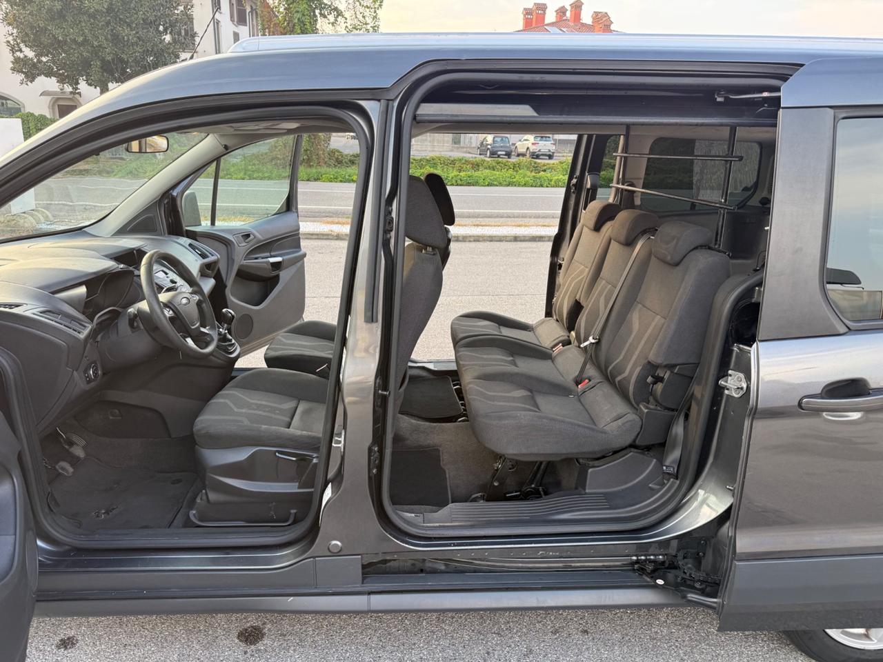 Ford Tourneo Connect 1.6 TDCi 115 CV Titanium