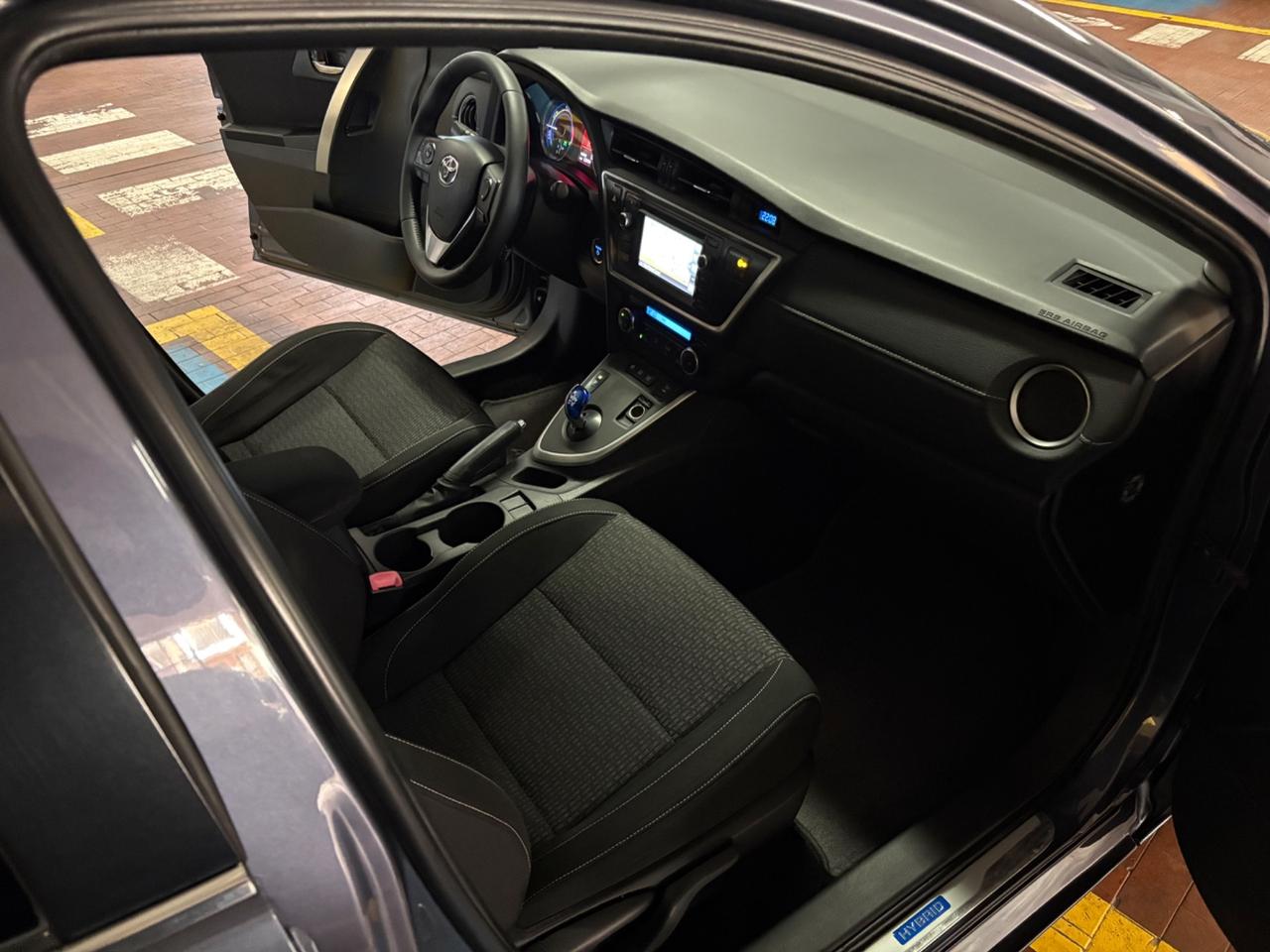 Toyota Auris Touring Sports 1.8 Hybrid Lounge