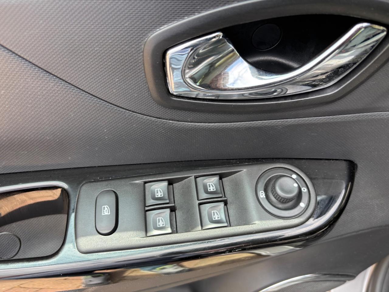 Renault Captur dCi 8V 90 CV BI COLOR OK NEOPATENTATI