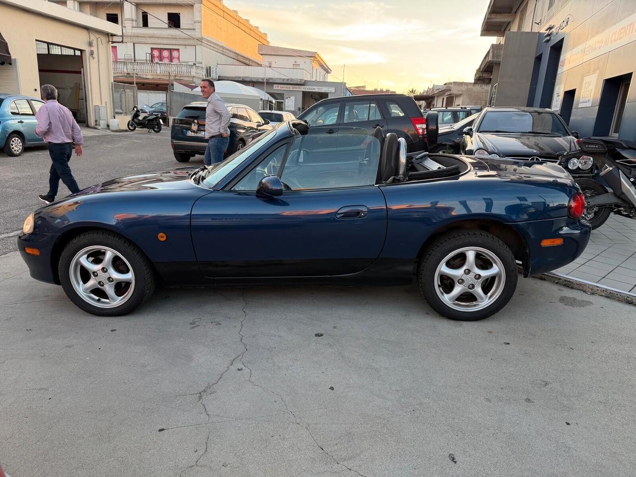 Mazda MX-5 1.6i 16V cat