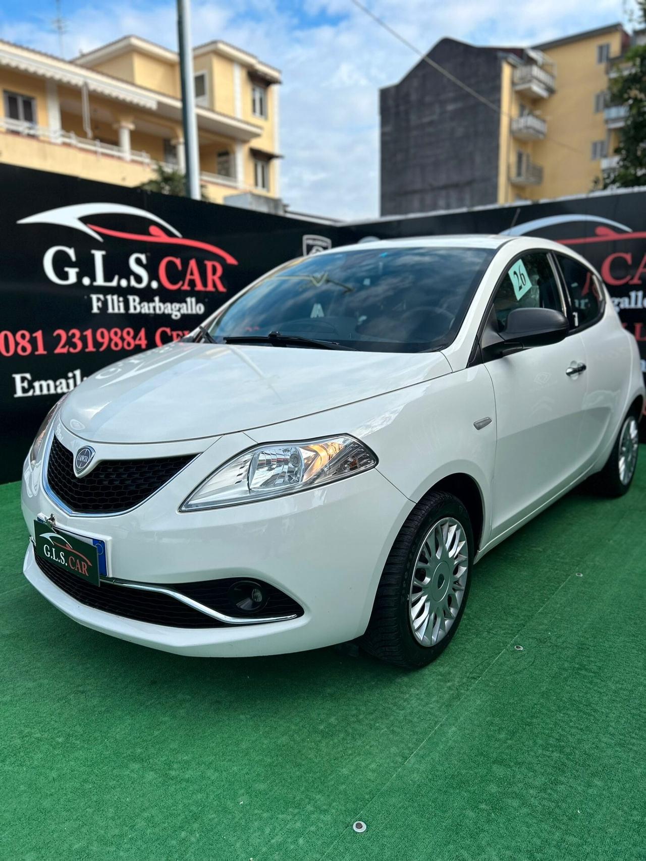 Lancia Ypsilon 1.2 69 CV 5 porte Silver