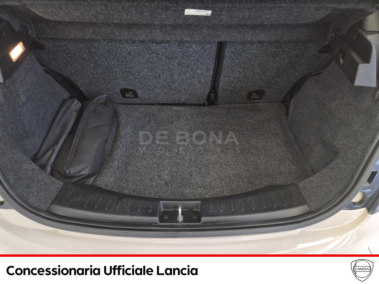 Lancia Ypsilon 1.2 silver ecochic gpl 69cv