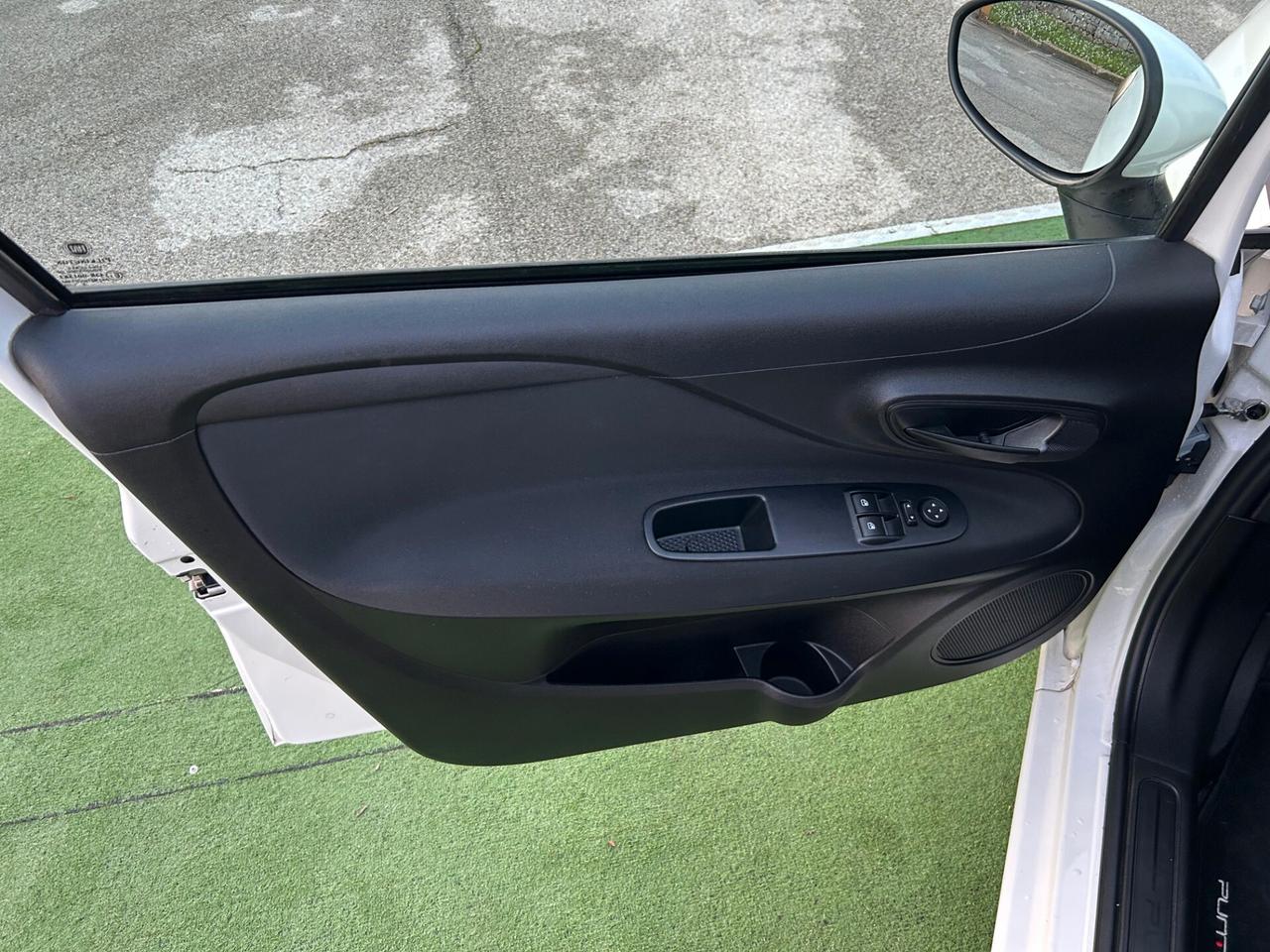 Fiat Punto 1.3 MJT II S&S 95 CV 5 porte Street