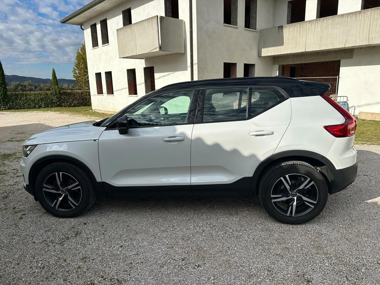 Volvo XC40 D3 AWD Geartronic R-DESIGN