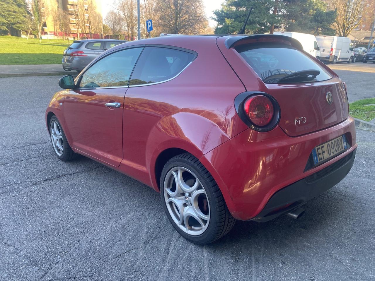 Alfa Romeo MiTo 1.6 JTDm 16V Distinctive Sport Pack