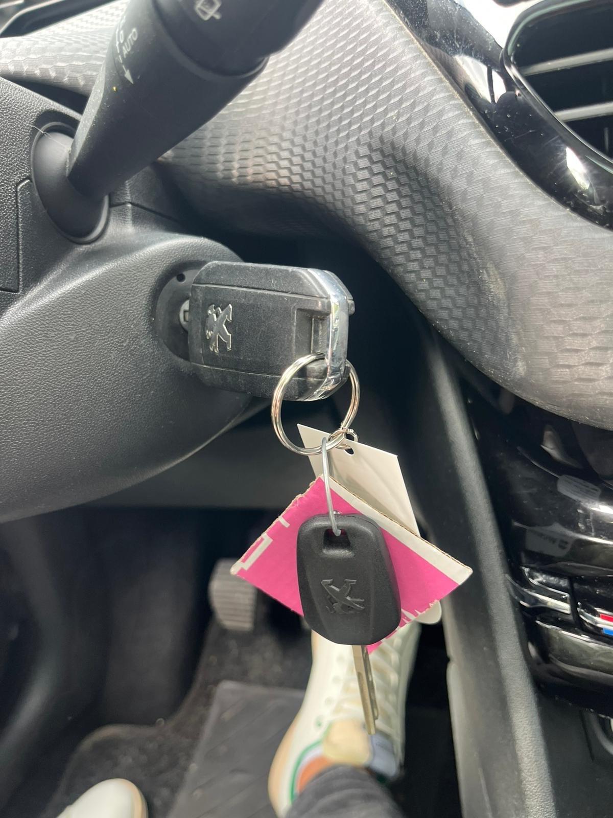 Peugeot 208 PureTech 82 5 porte Allure