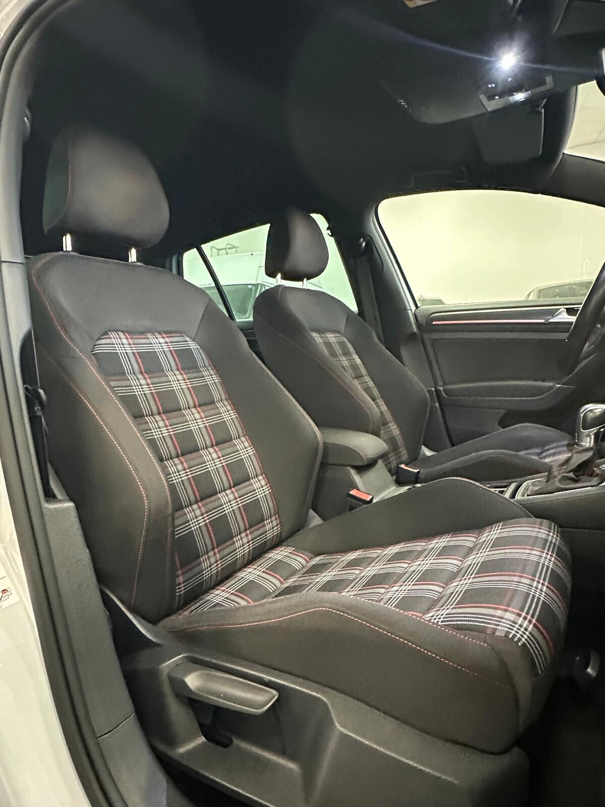 Volkswagen Golf GTI Performance 2.0 245 CV TSI 5p. BMT