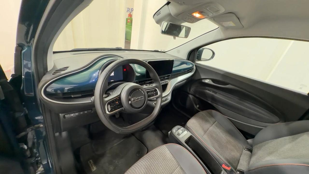 Fiat 500 500e Berlina 42 kWh Icon