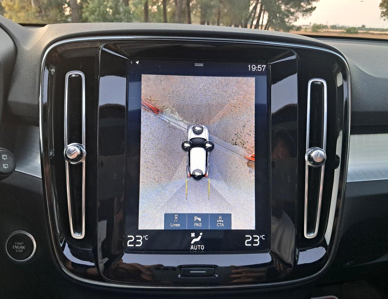 Volvo XC40-2.0-150CV*TETTO*CAM360°*LED*NAVI