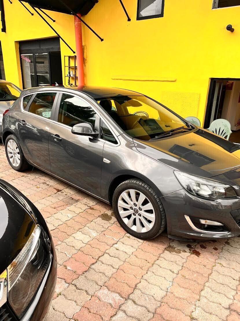 Opel Astra 1.6 CDTI EcoFLEX S&S 5 porte Cosmo NEOPATENTATI