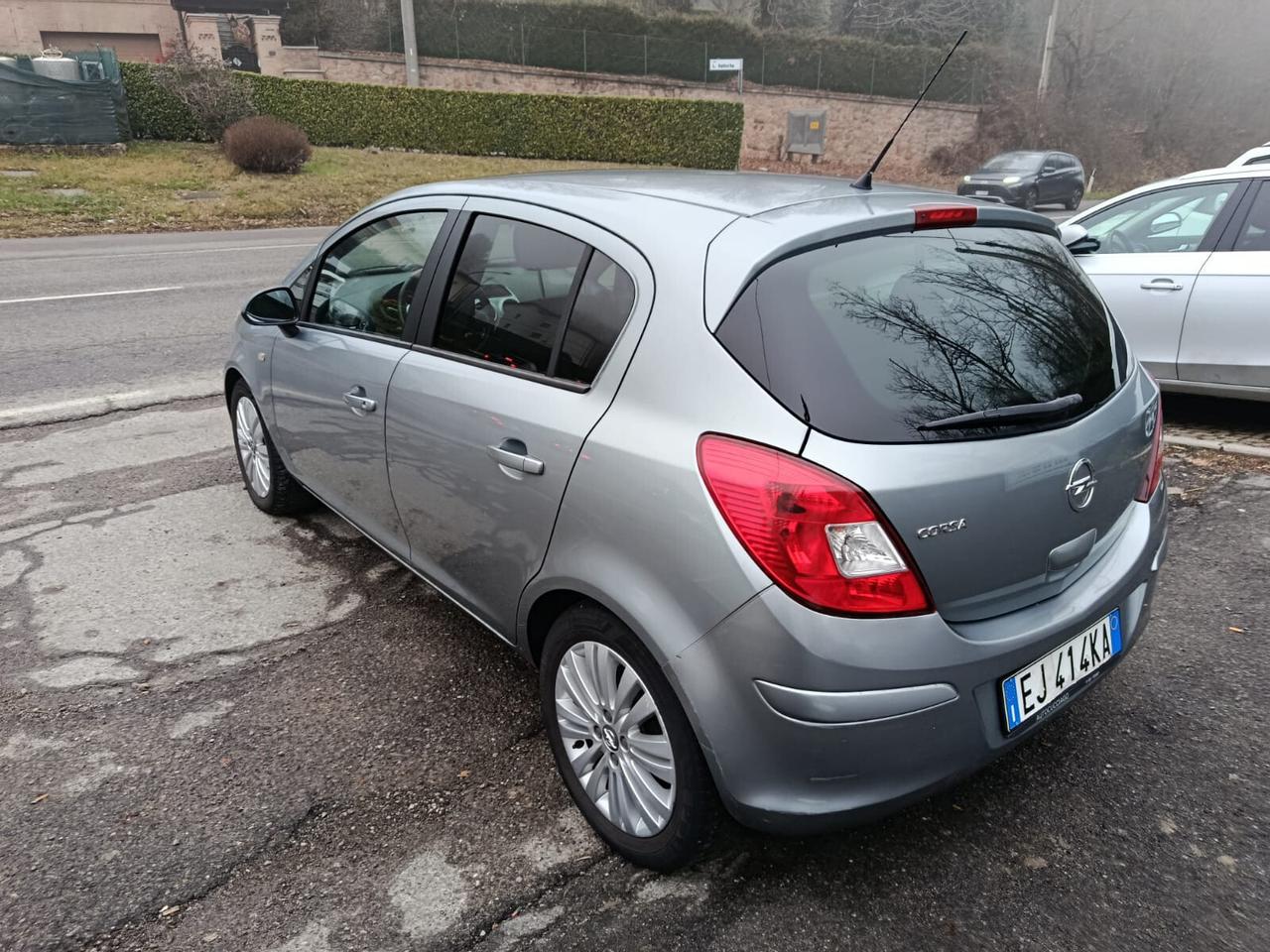 Opel Corsa 1.2 5 porte Club