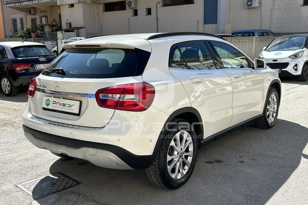 MERCEDES GLA 180 d Automatic Business
