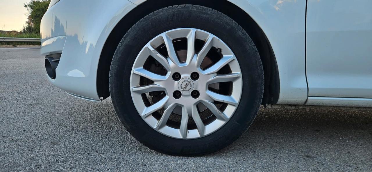Opel Corsa 1.3 CDTI 90CV 3 porte Cosmo